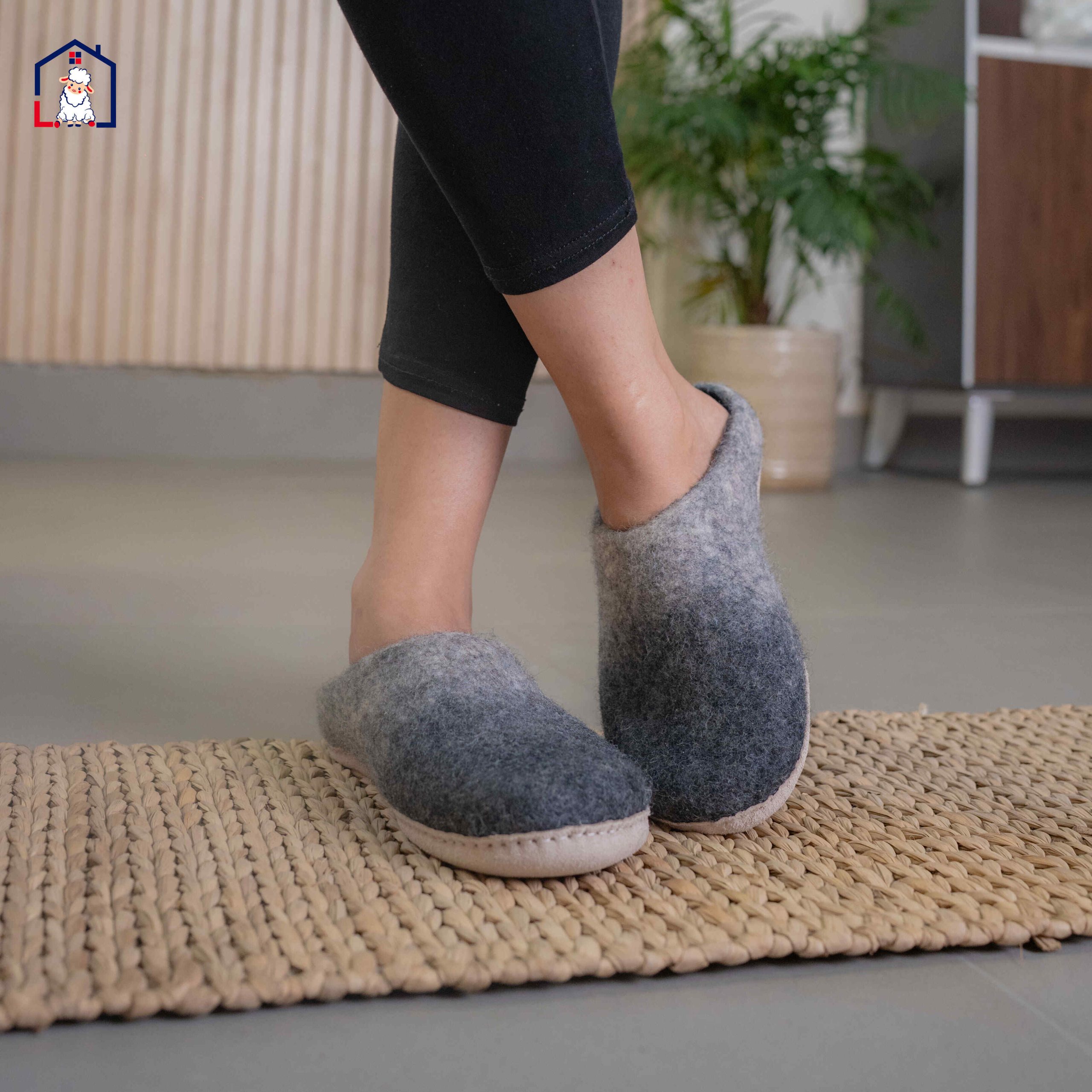 High Quality Natural Felt Slipper Wholesaler